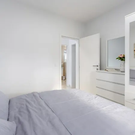 Shaula 1 By Guide * 希贝尼克