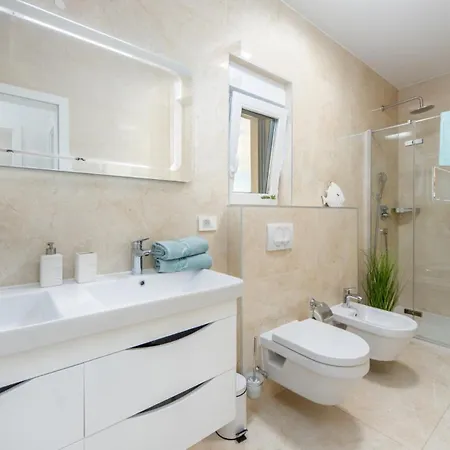 别墅 Shaula 1 By Guide 希贝尼克