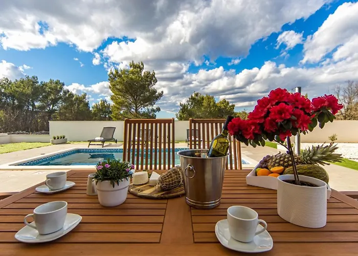 Shaula 1 By Guide 别墅 希贝尼克