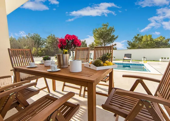 Shaula 1 By Guide Villa