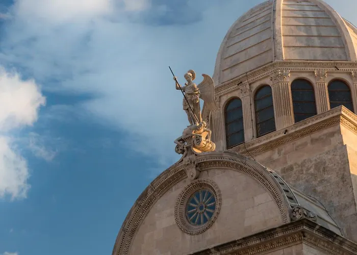 Shaula 1 By Guide Villa *